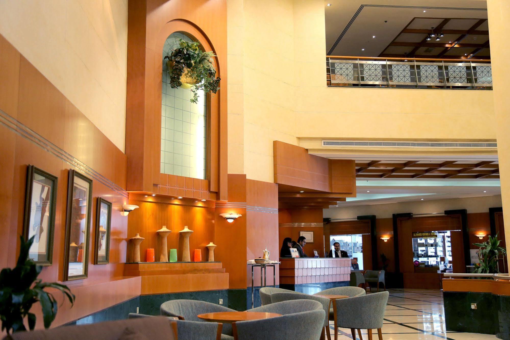 Swiss-Belhotel Schardscha Exterior foto